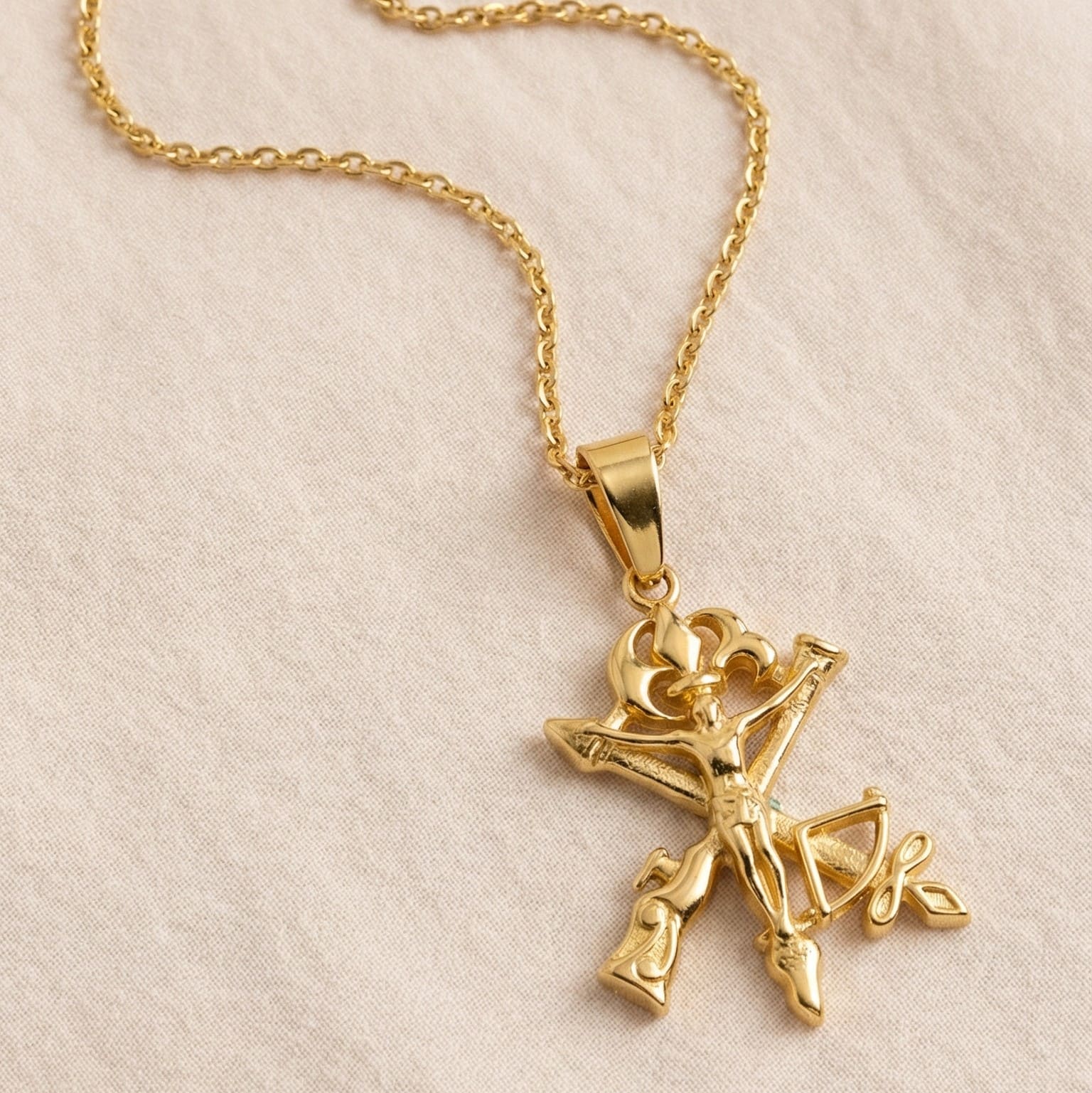 Halskette Kreuz mit Jesus