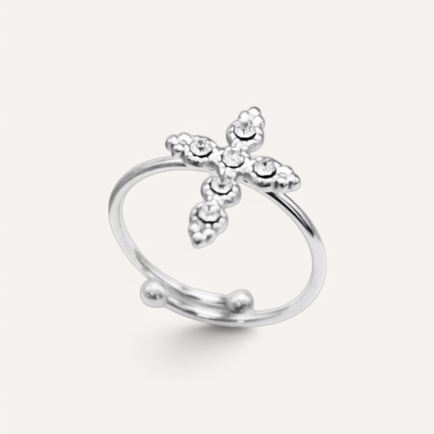 Ring mit Göttlicher Brillanz und Kreuz