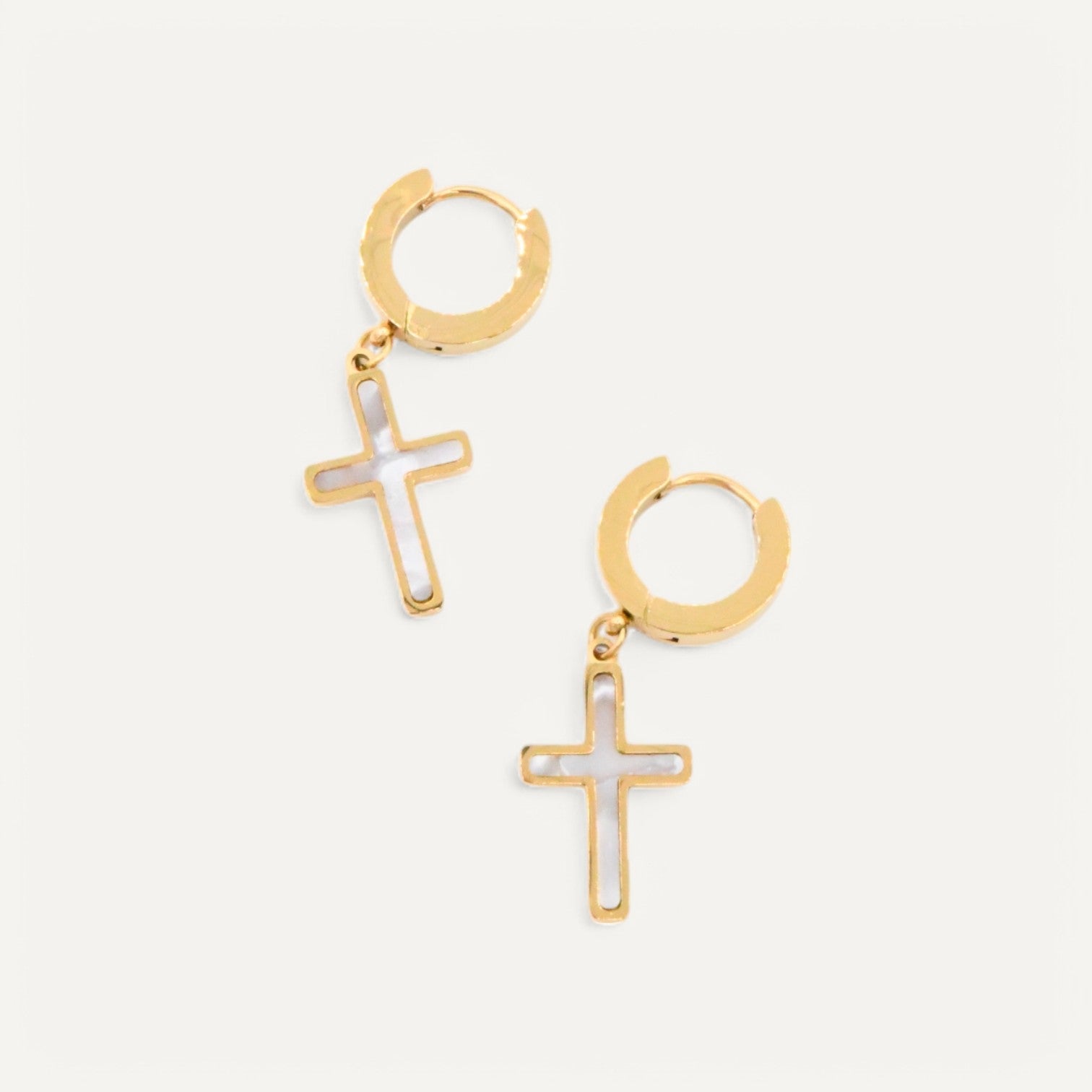 Kreuz-Ohrringe – Eleganz