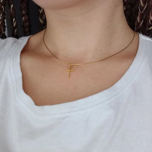 Vergoldeter Kreuzanhänger