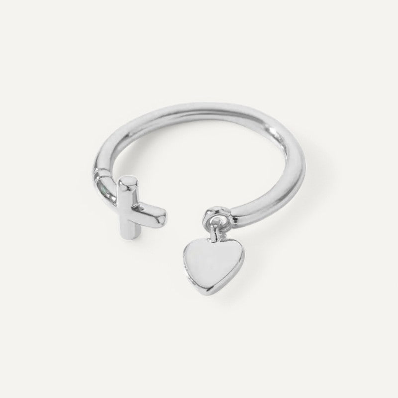 Ring mit Kreuz und Herz