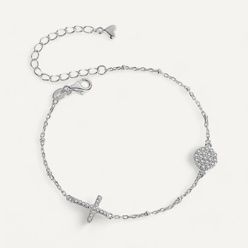 Minimalistisches Kreuzarmband mit Perlen