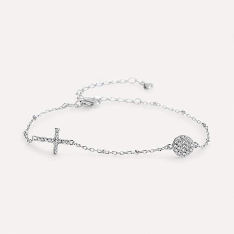 Minimalistisches Kreuzarmband mit Perlen