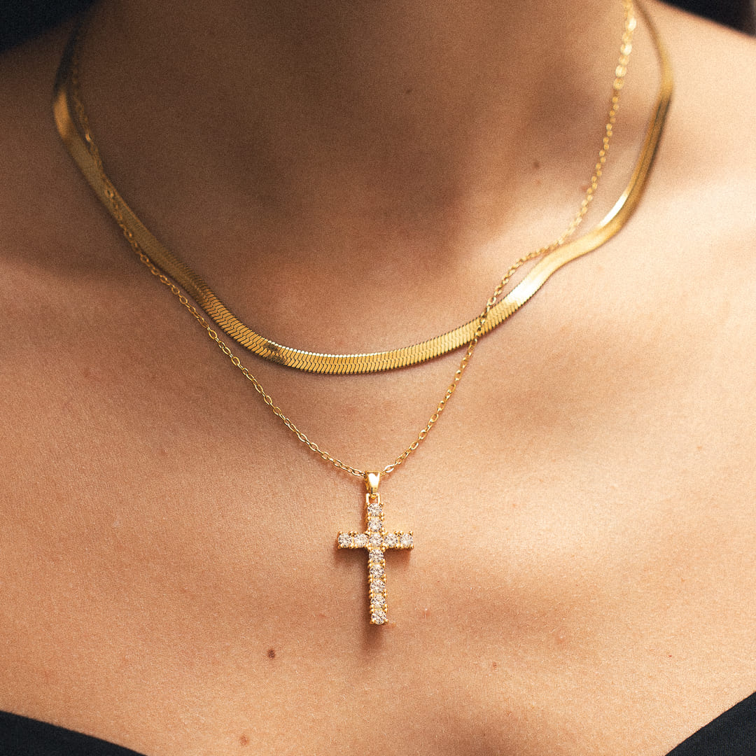 Kreuz-Halskette mit Doppelter Kette