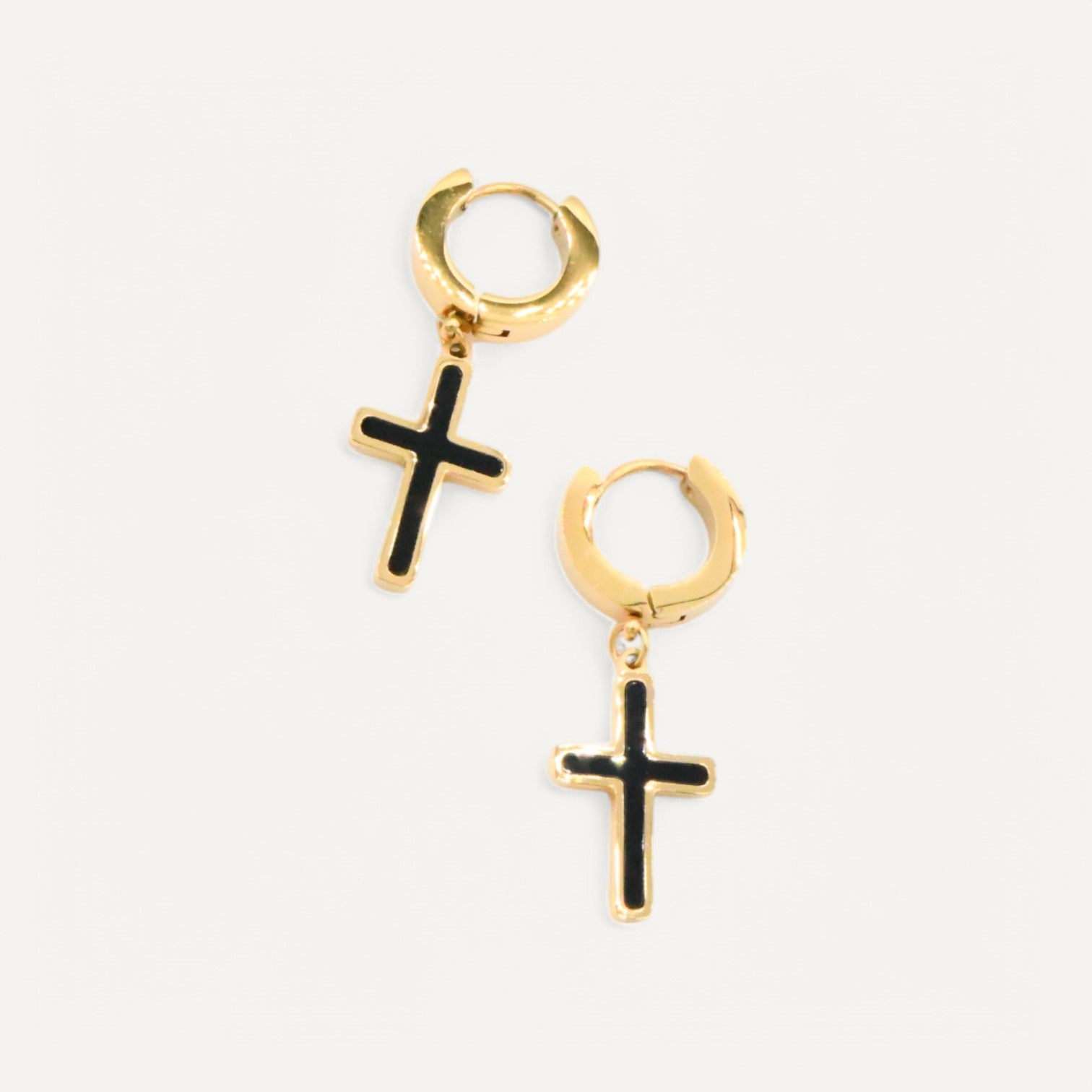 Kreuz-Ohrringe – Eleganz