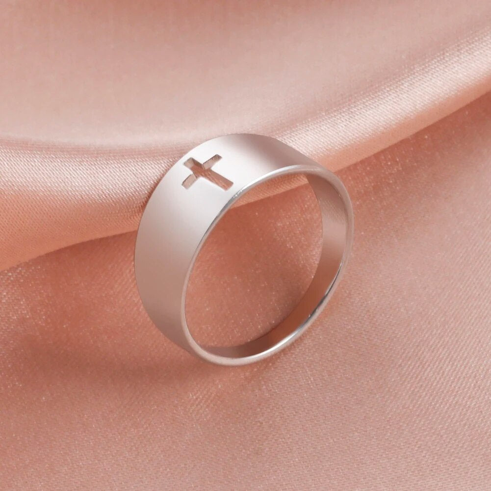 Gravierter Kreuzring