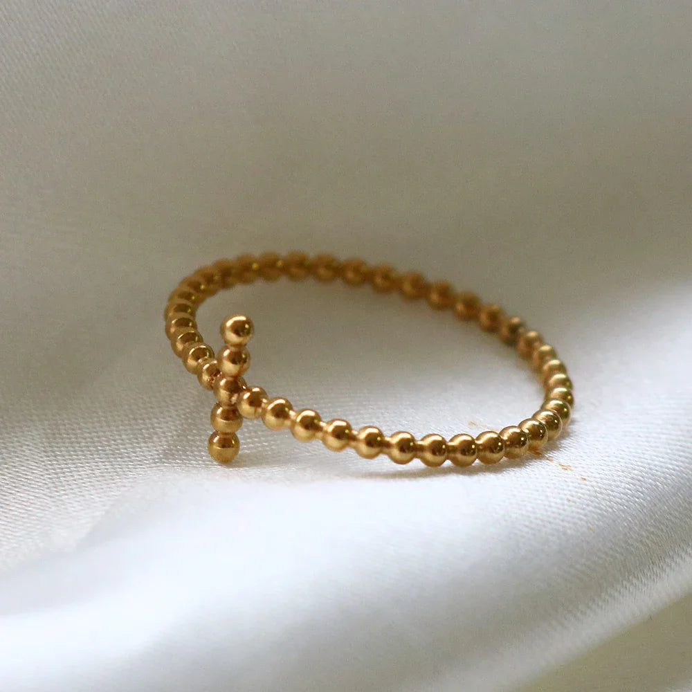 Minimalistischer Kreuzring