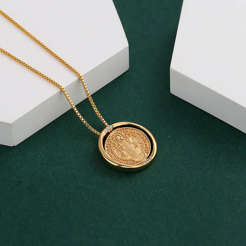 Kreuzkette mit Jesus-Medaillon