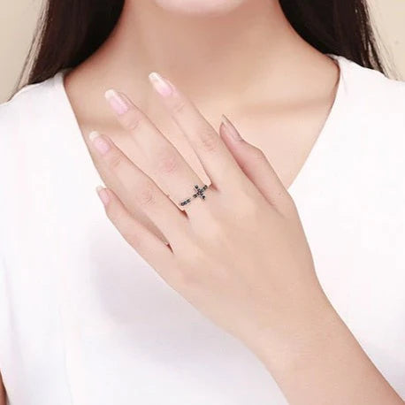 Silberner Kreuzring Schwarz