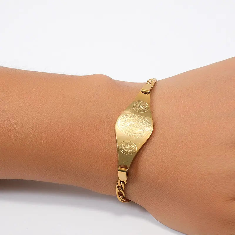 Armband mit graviertem zentralem Medaillon