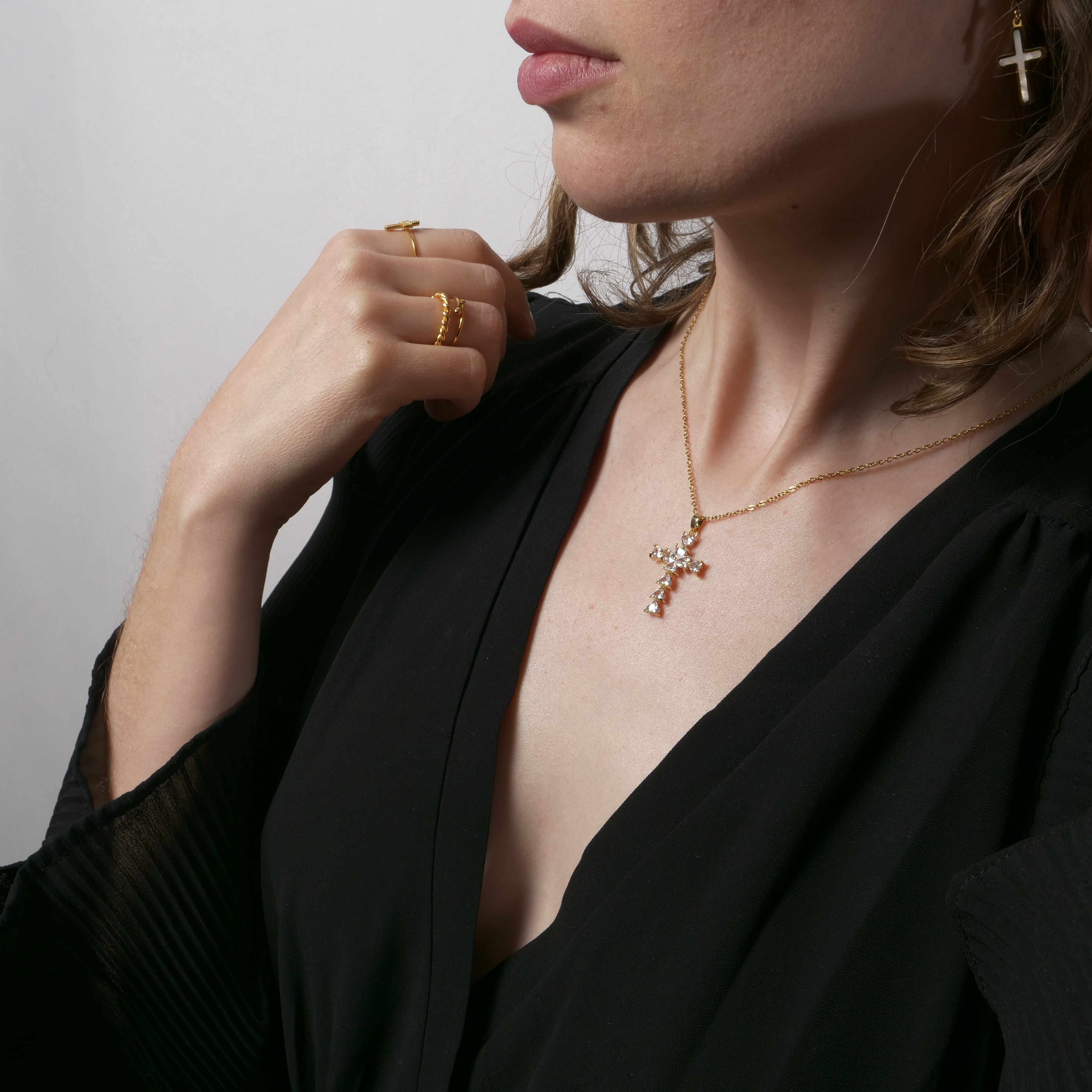 Kreuzanhänger mit Diamant-Schliff