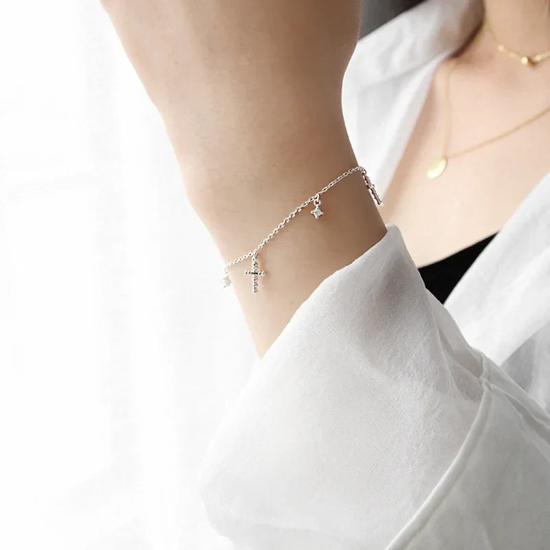 Elegante Kreuzarmbänder