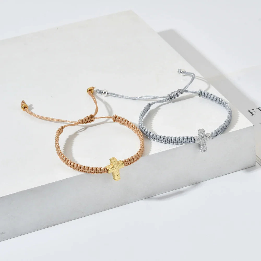 Verstellbares Geflochtenes Armband mit Kreuzanhängern