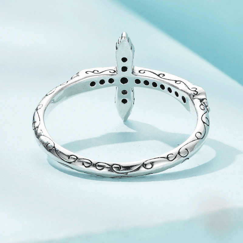 Silberner Gothic-Kreuzring