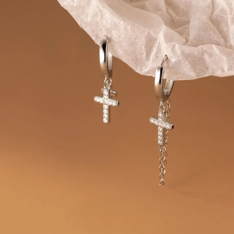 Strahlende Kreuz-Ohrringe