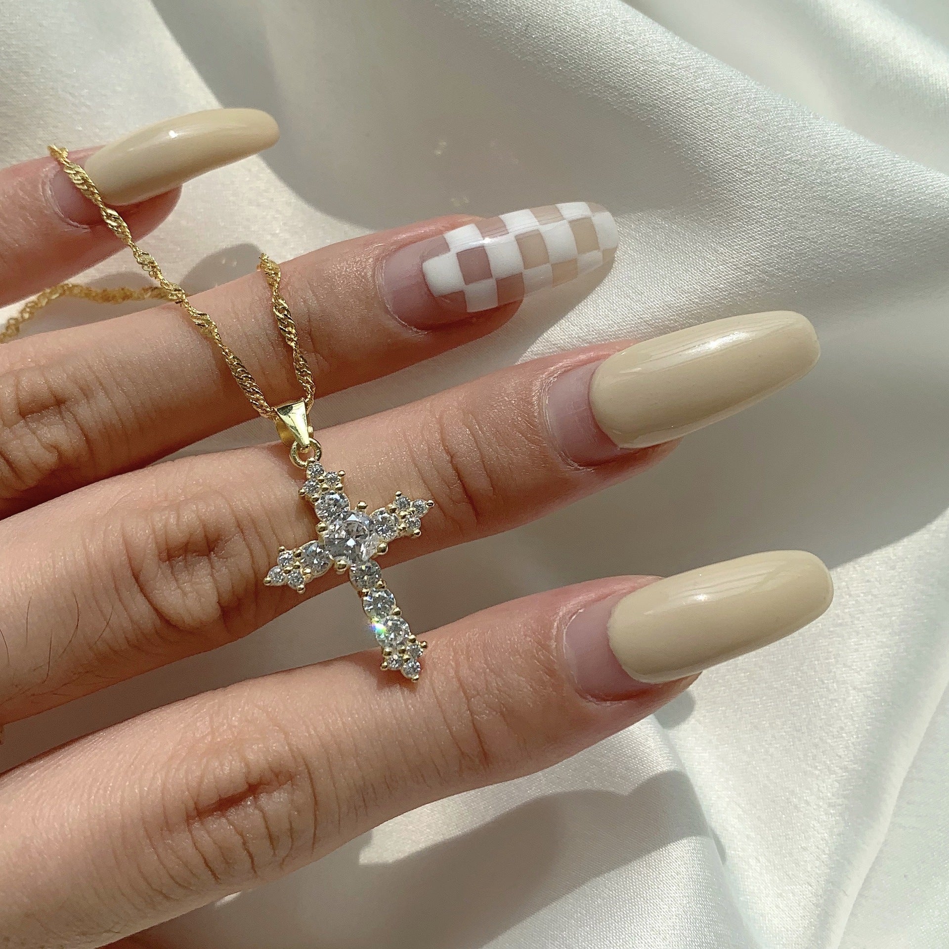 Kreuzhalskette Traditionell