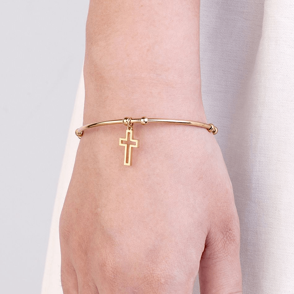 Armband mit hängendem Kreuz