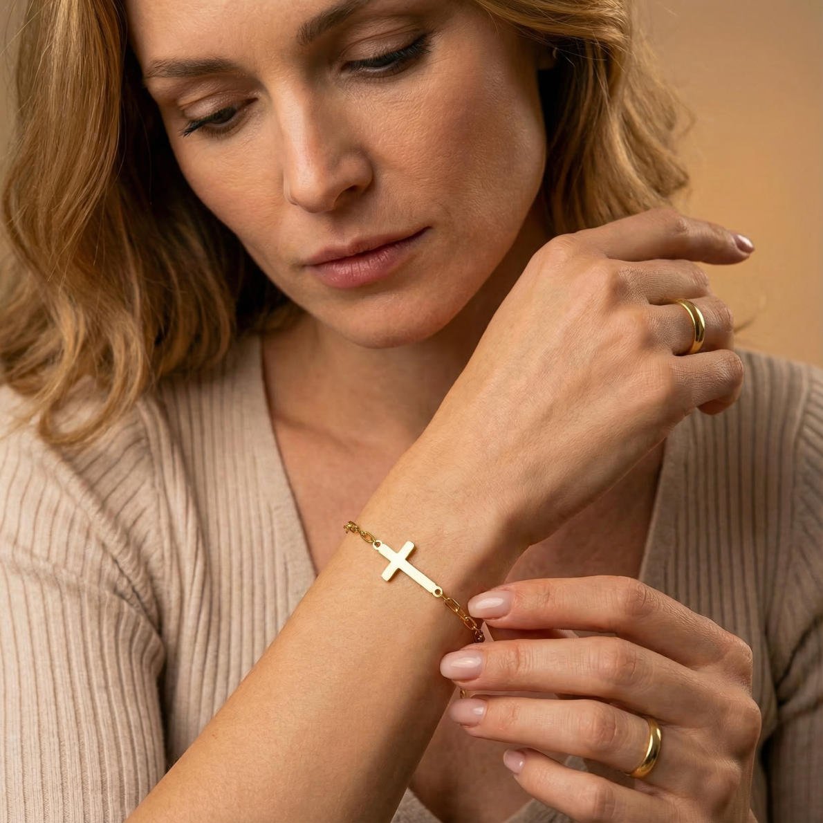 Armband mit Horizontalem Kreuz