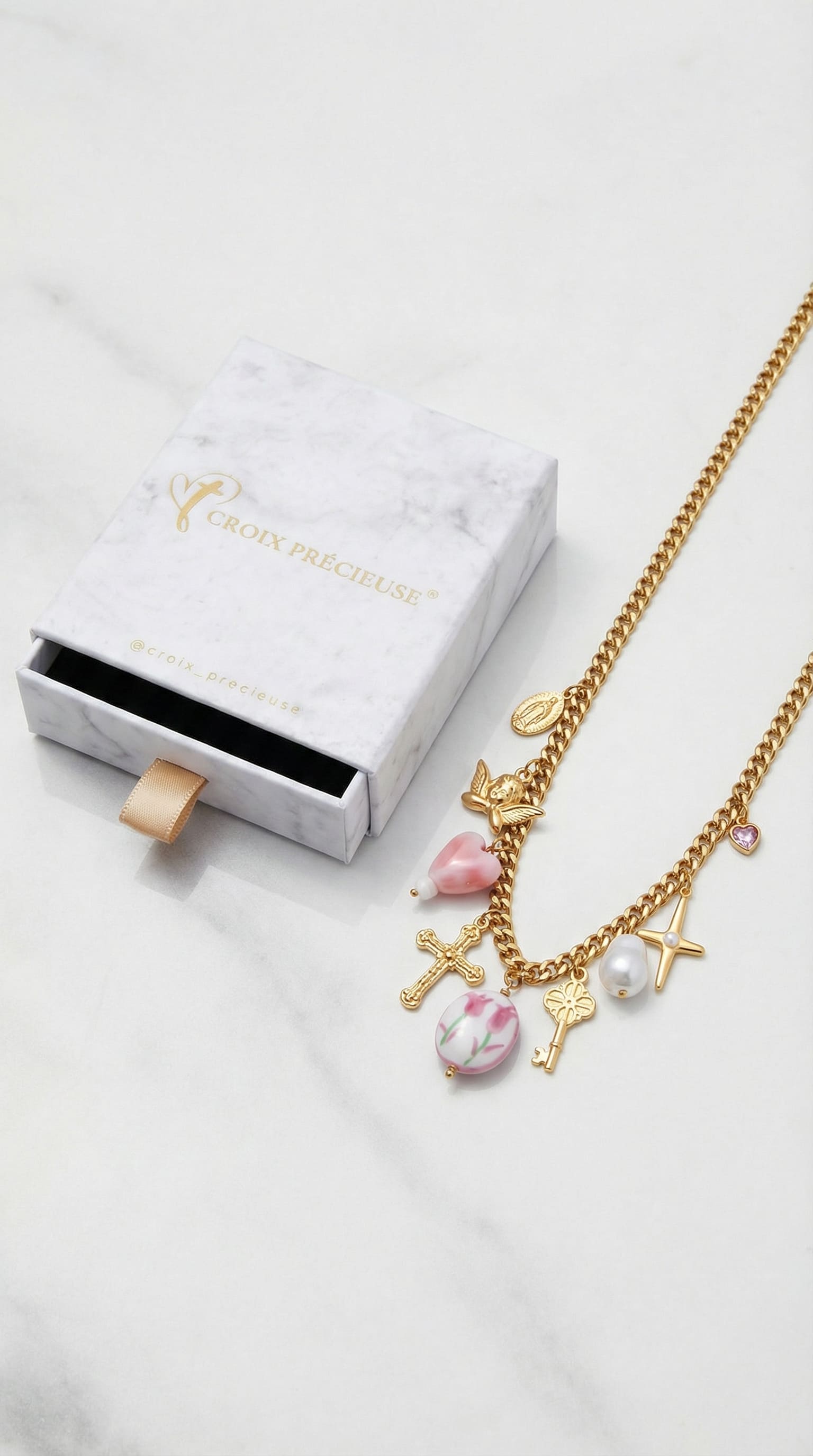 Charm-Halskette mit Kreuz