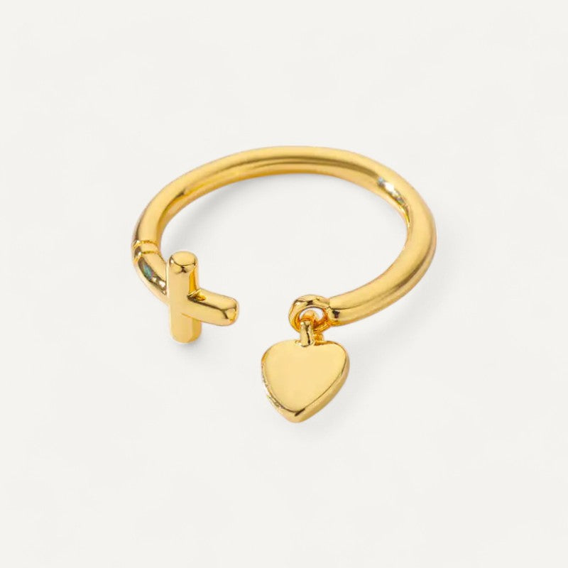 Ring mit Kreuz und Herz