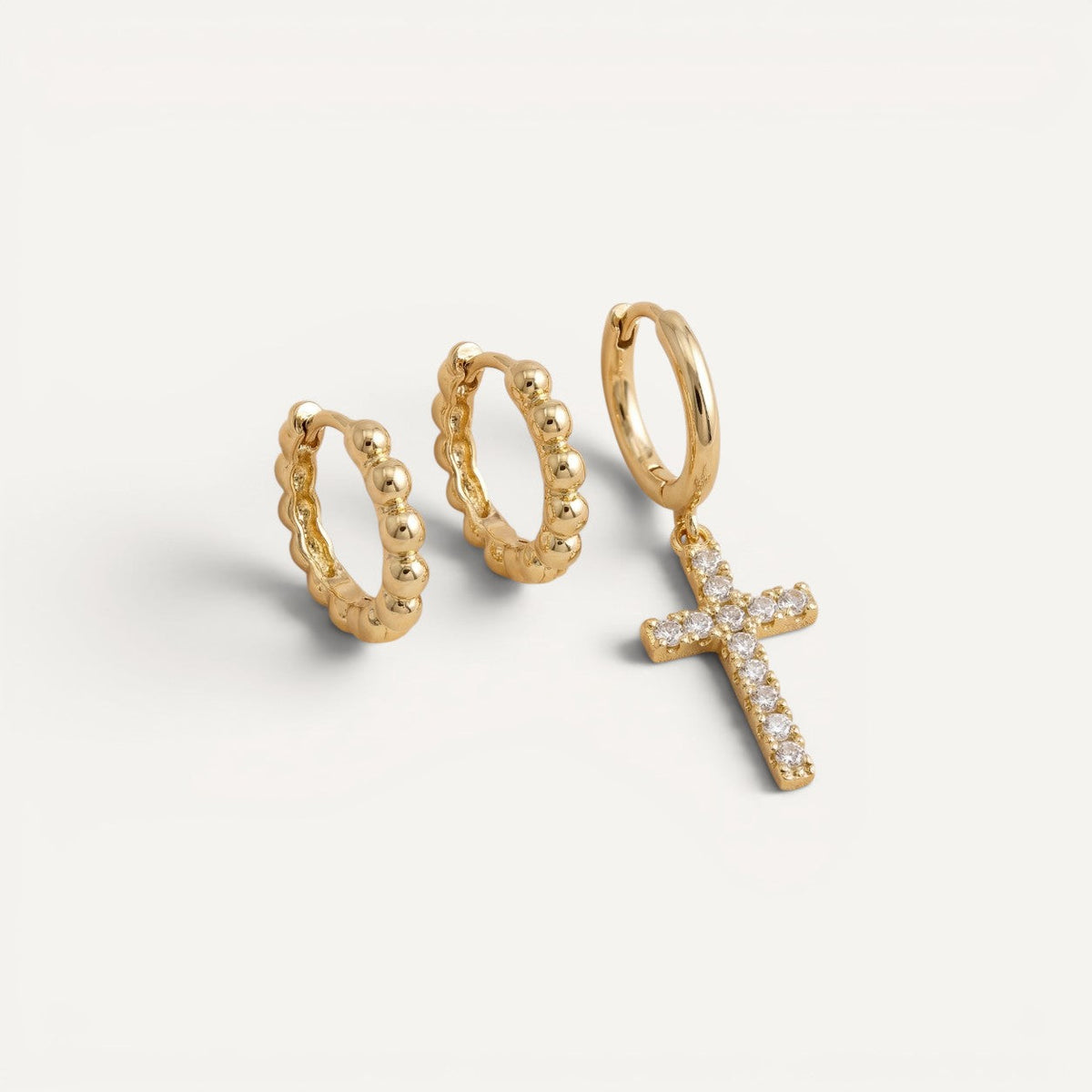 Kreuz-Ohrring mit Perlenringen und Strass-Anhänger