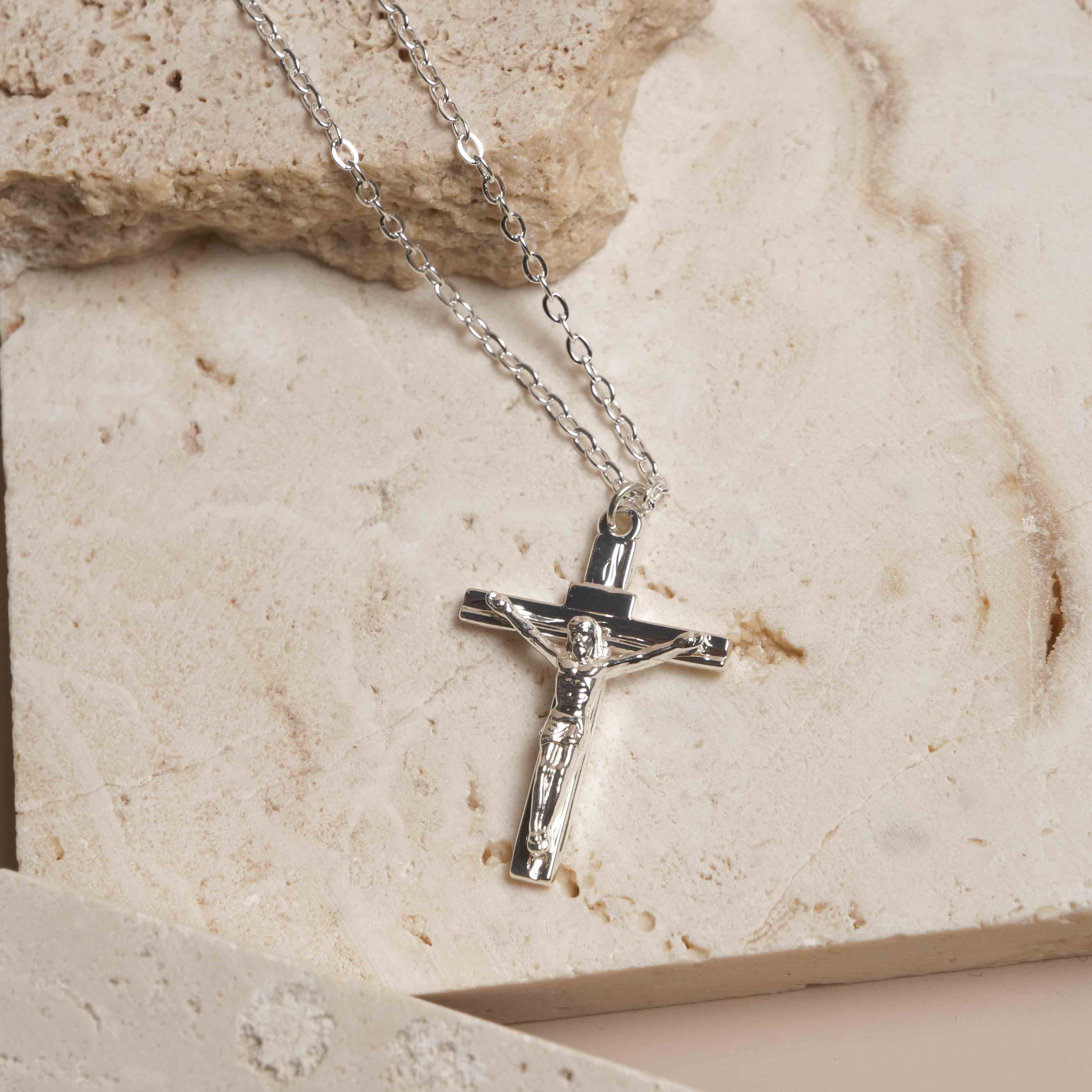 Damen-Kreuz-Halskette mit Christusmotiv