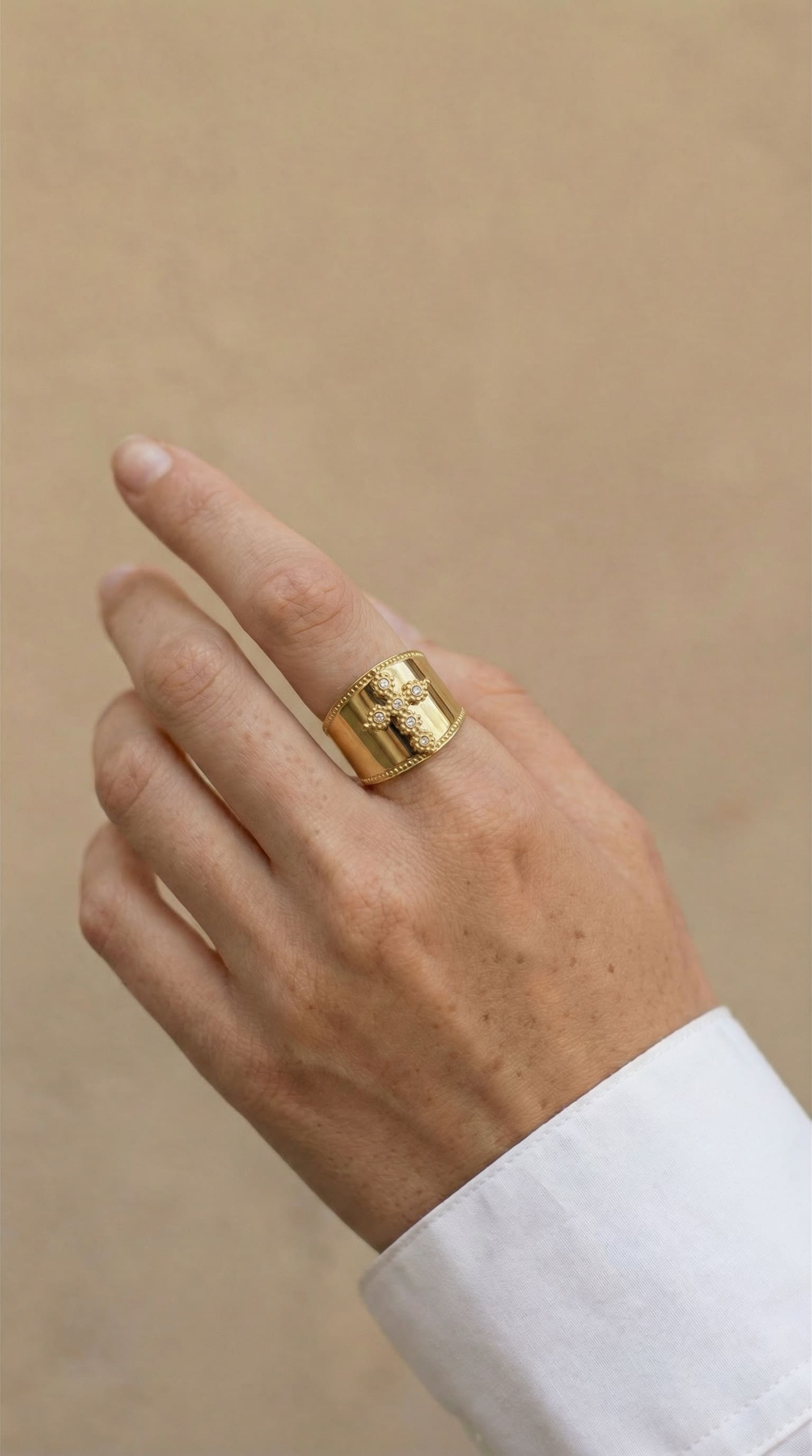 Breiter Kreuz Ring elegantes Design