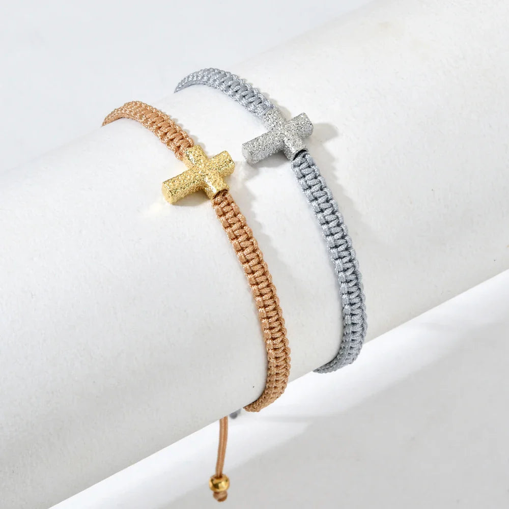 Verstellbares Geflochtenes Armband mit Kreuzanhängern