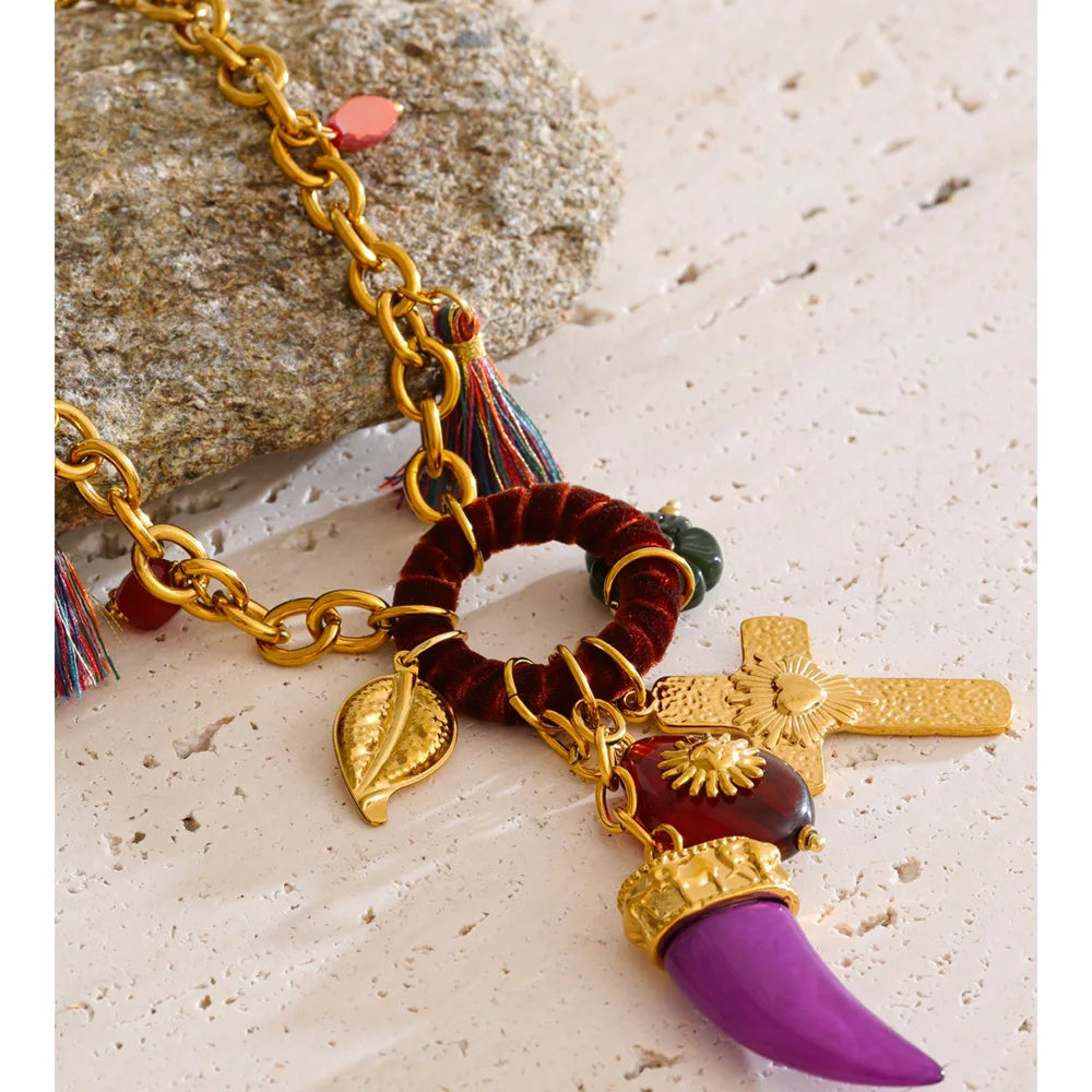 Boho Halskette mit Kreuz und Anhängern