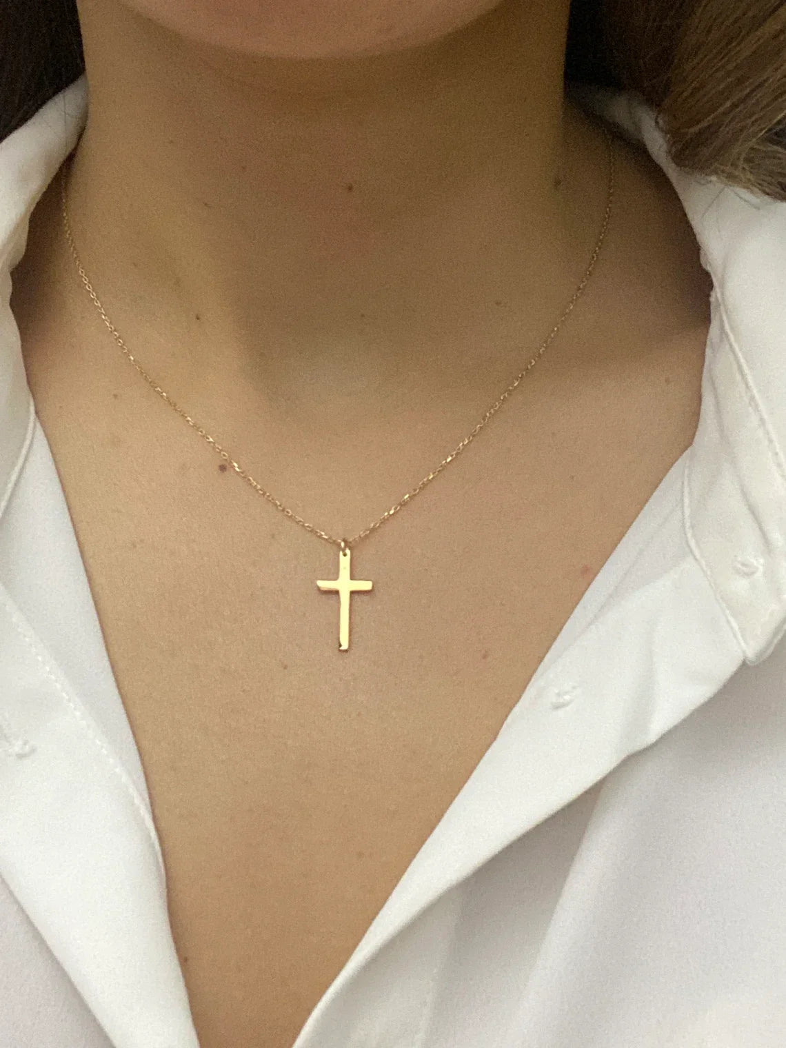 Kette mit Kreuzanhänger – Göttlicher Glanz
