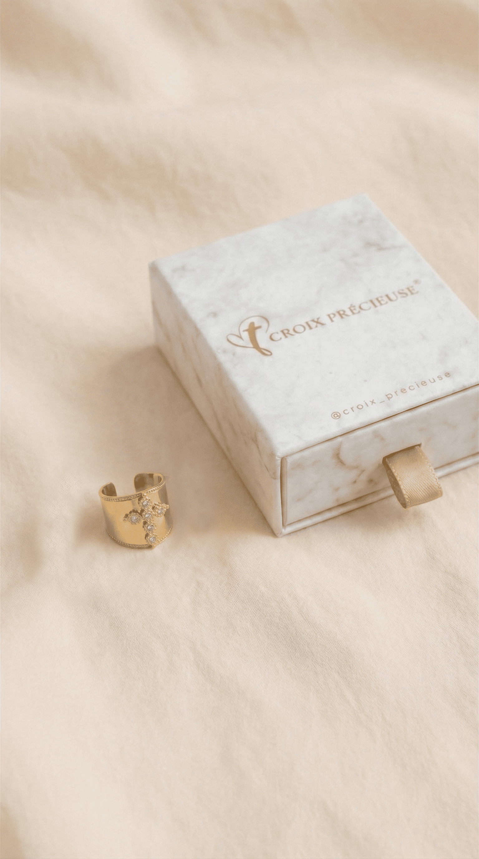 Breiter Kreuz Ring elegantes Design
