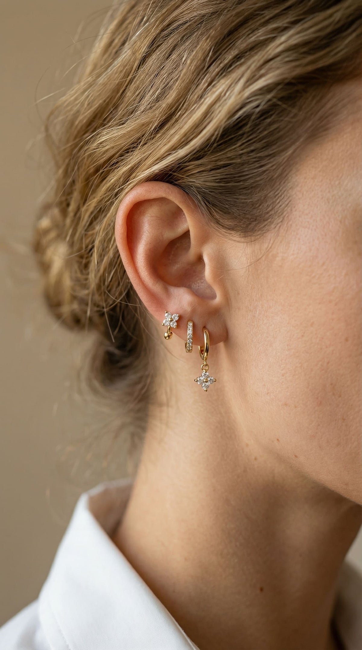 Elegante Ohrstecker und Creolen mit Zirkonia