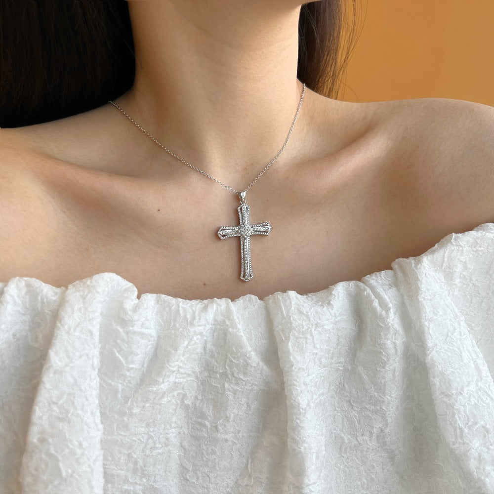 Moderne Kreuz-Halskette aus Silber