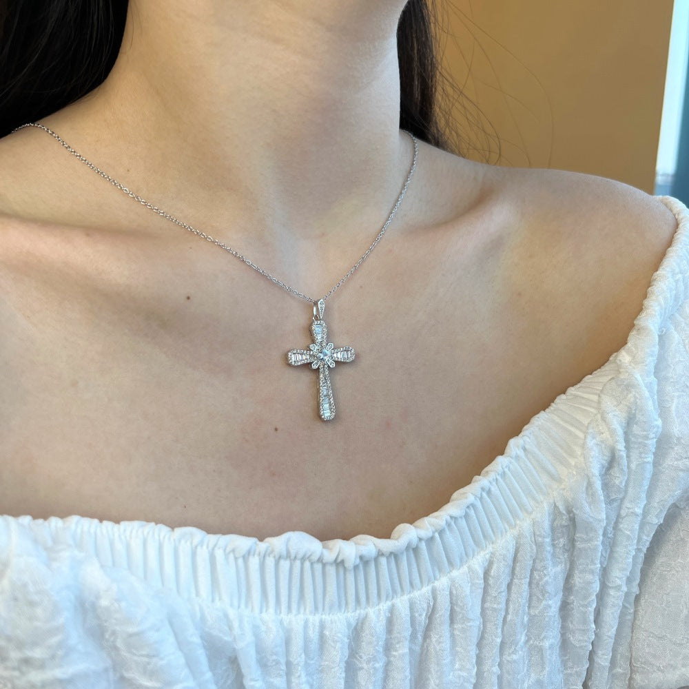 Ewige Kreuz-Halskette