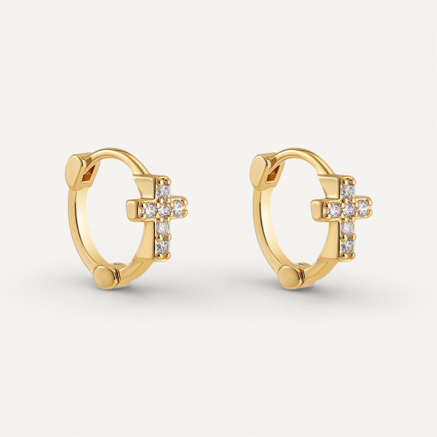 Mini Creolen mit Pavé-Kreuz