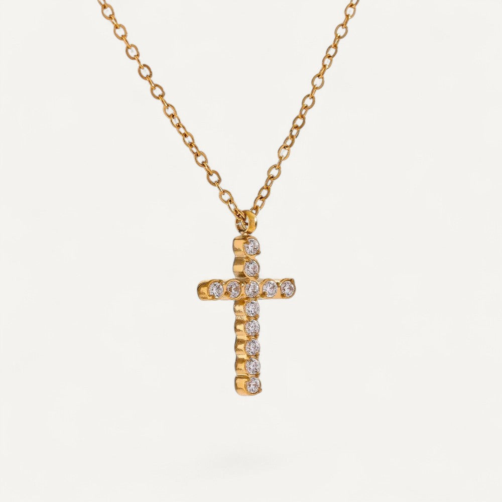 Kreuz Halskette mit funkelnden Steinen